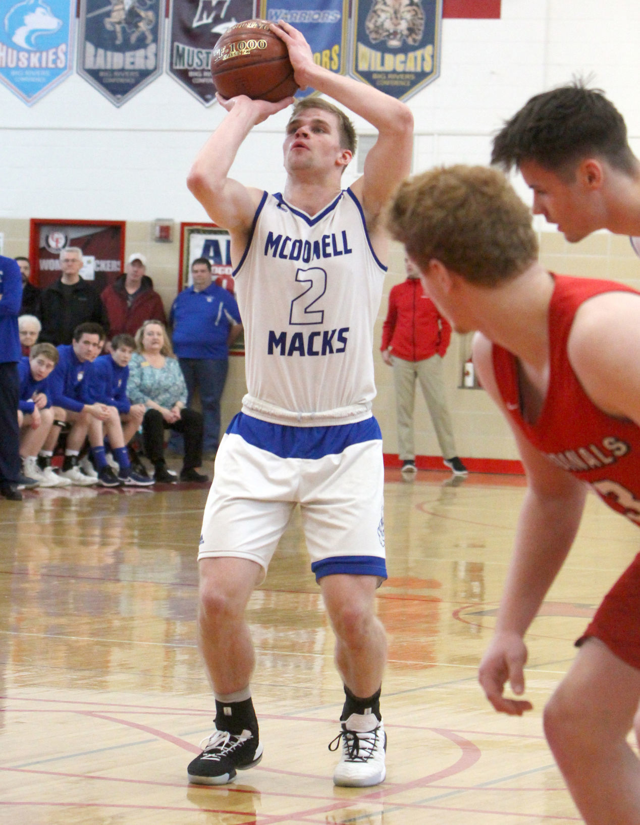 McDonell boys basketball vs Luck at Chi-Hi 3-9-19
